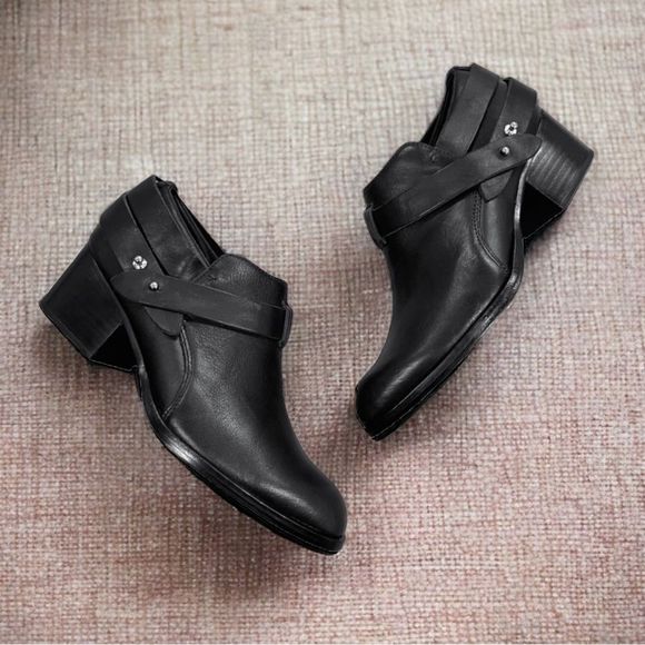 Rag & Bone Harley Boot in Black - Picture 2 of 15